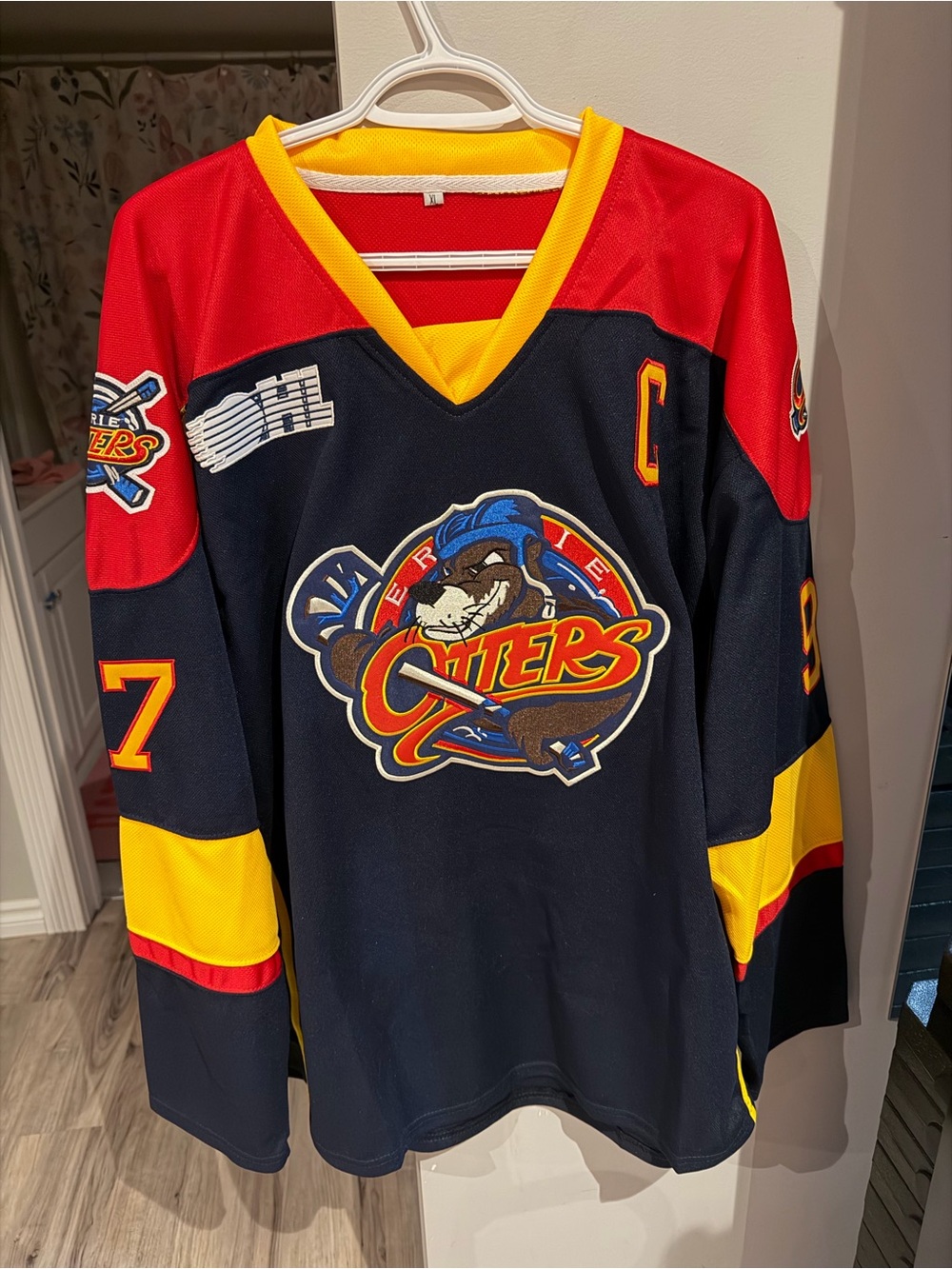 Erie Otters McDavid men’s XL jersey never been worn